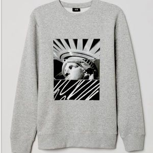 Gray Statue of Liberty H&M Sweatshirt Long Sleeve